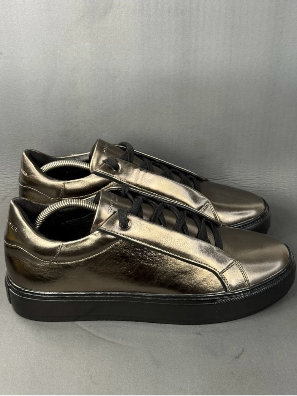LANEY CL Gunmetal Sneaker KURT GEIGER LONDON men’s size 10.5 New without box